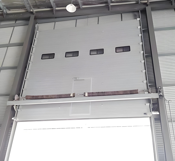 临洮工业滑升门