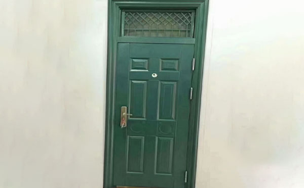 临洮学校教室门