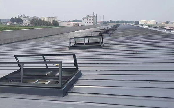 某中学室内体育馆临洮排烟窗改造项目