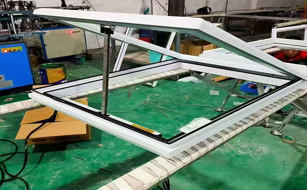 某地下车库出入口临洮排烟窗配置工程