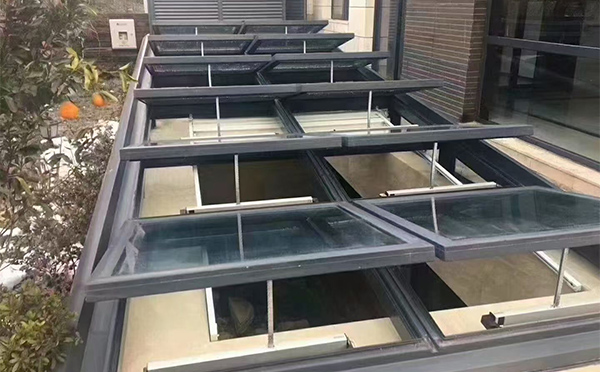 某轨道交通车辆维修车间临洮排烟窗应用