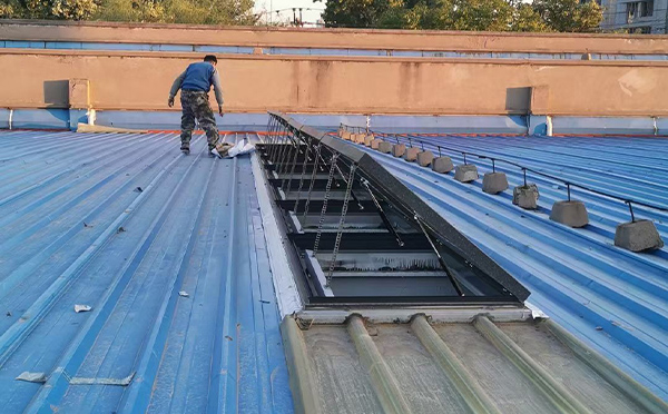 某区域性物流仓储中心临洮排烟窗系统安装项目