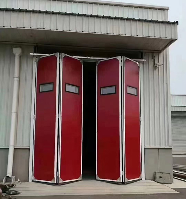 临洮工业折叠门在大型装配车间出入口的应用实例